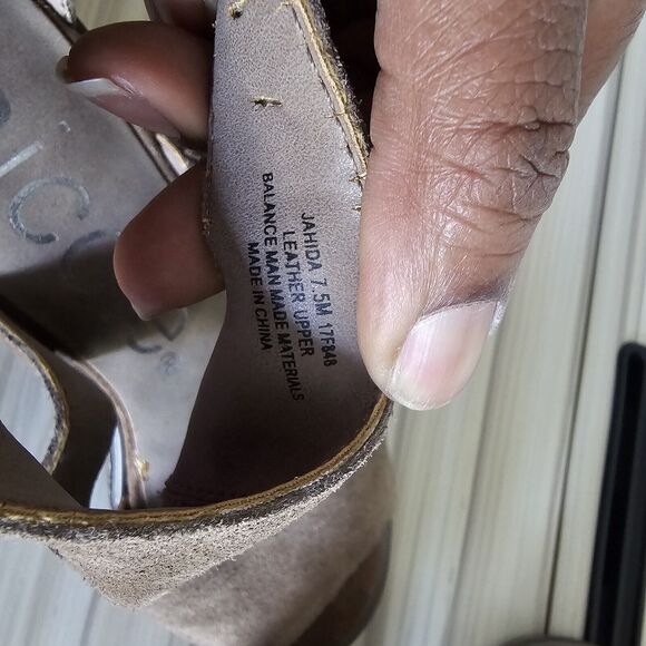 Nicole Jahida Tan Suede Leather Buckle Open Toe Sandals Size 7.5 - Picture 10 of 10